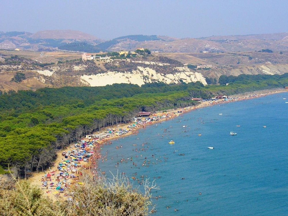 Eraclea Minoa Village