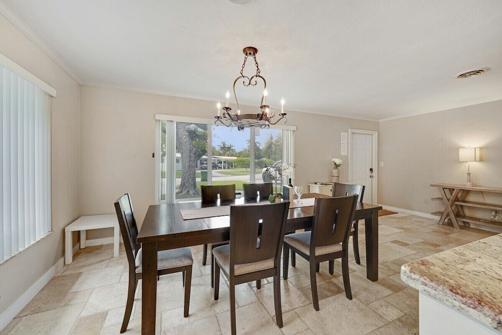 332 Wilton Manors in Wilton Manors