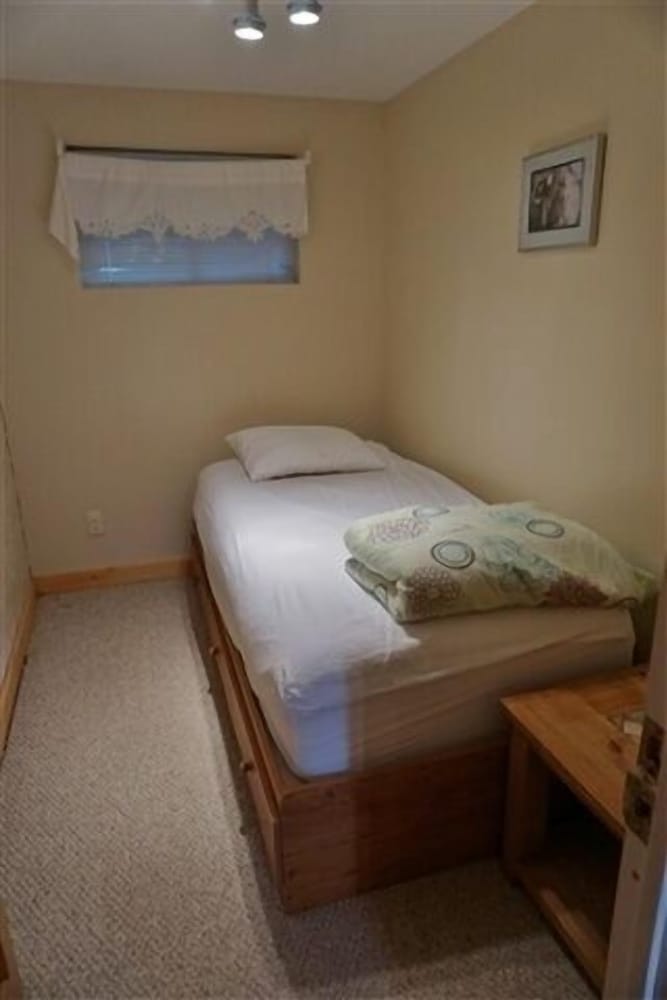 462 Paudash Lake 4 Bedroom Cottage