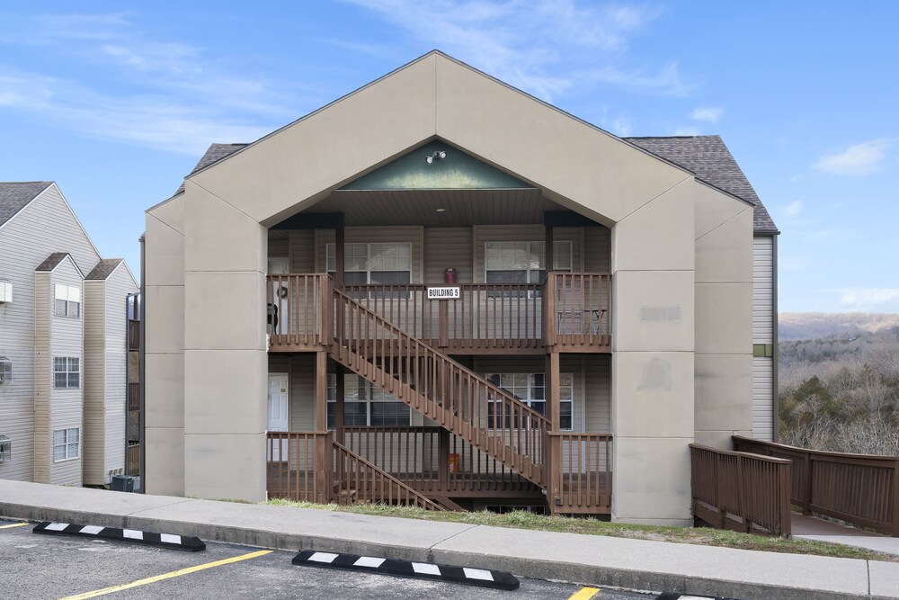 Silver Lake Hideaway Chic 2 Bdr, Dog Friendly! view 4