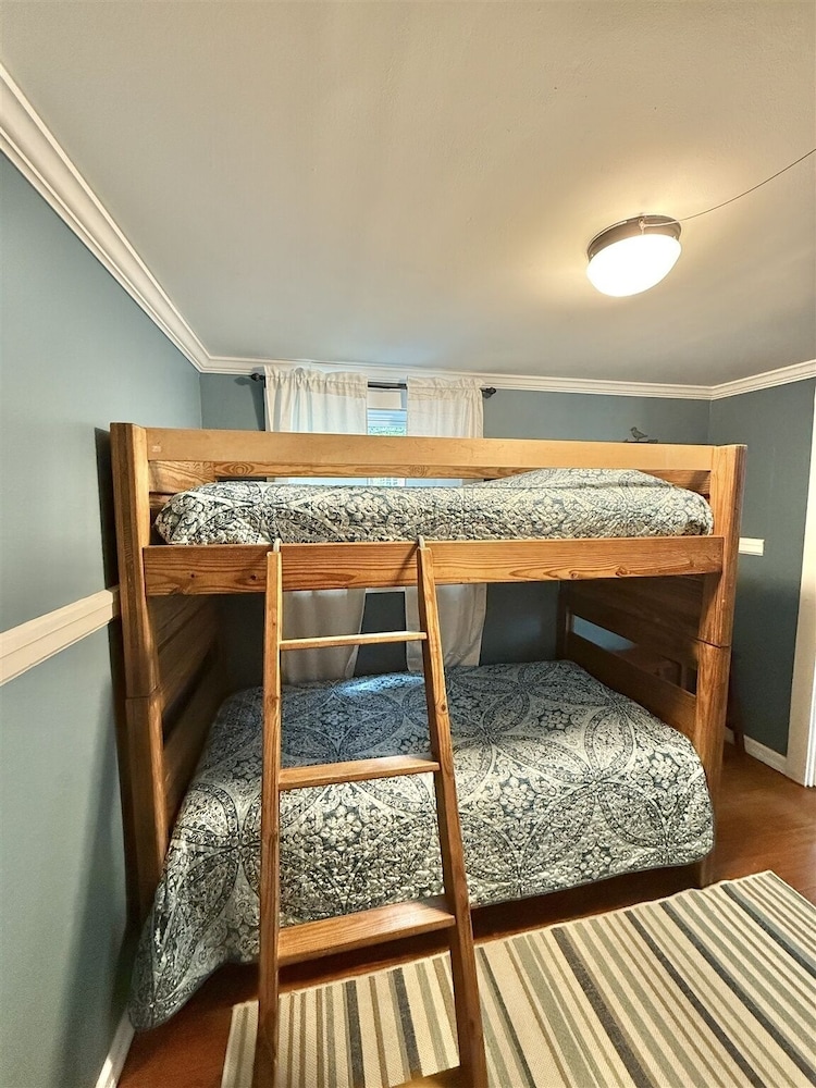 Kendall Cottage Limit 6 3 Bedroom Villa