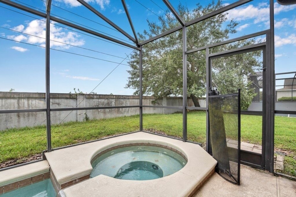 2612tf 5 Bedroom Home by Redawning - Image 3