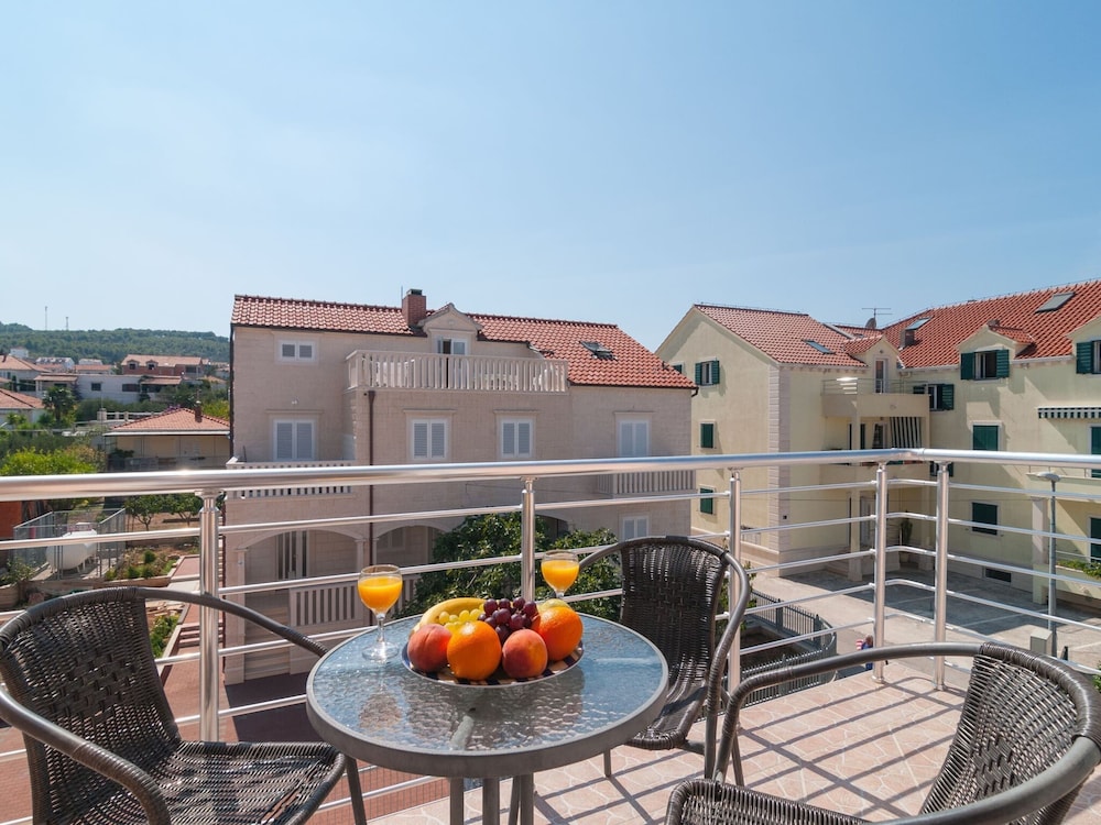 Apartments Island Beat - Two Bedroom Apartment With Balcony