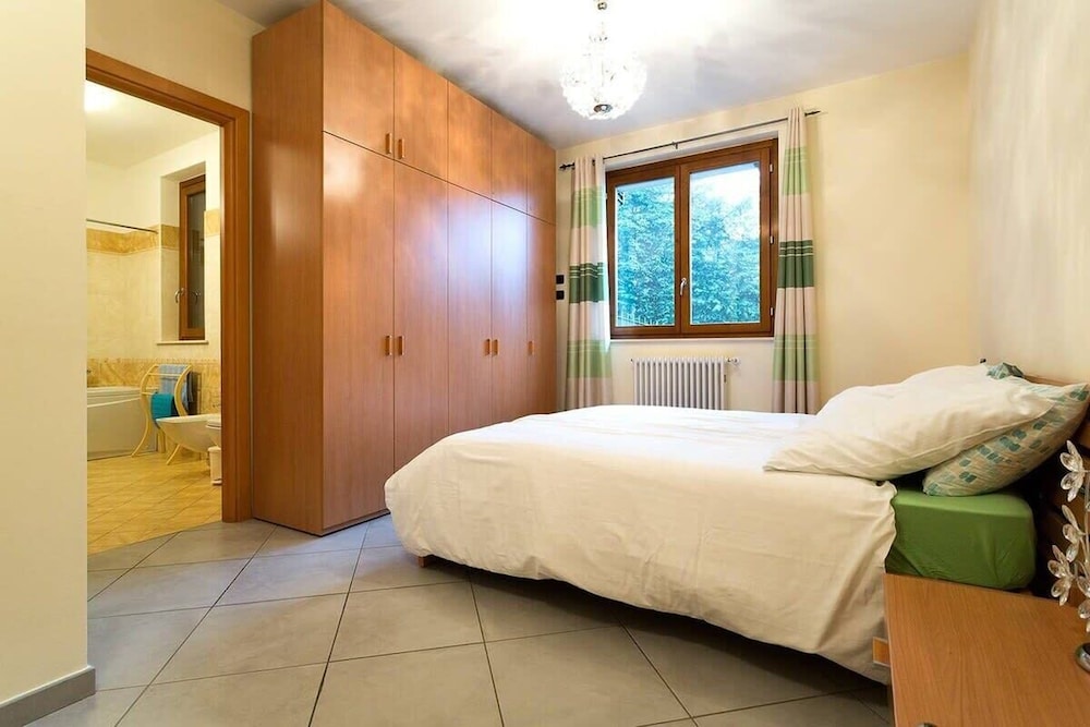 3 Bedroom Italian Lakes Apartment