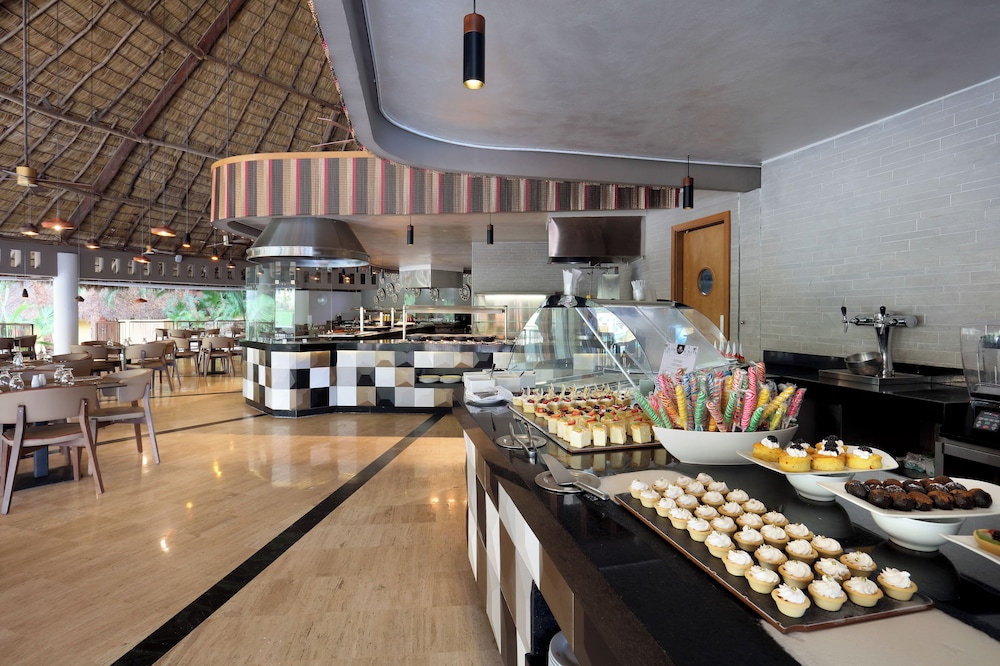 Family Selection at Grand Palladium Vallarta Resort  Spa - All Inclusive - Property Image 9