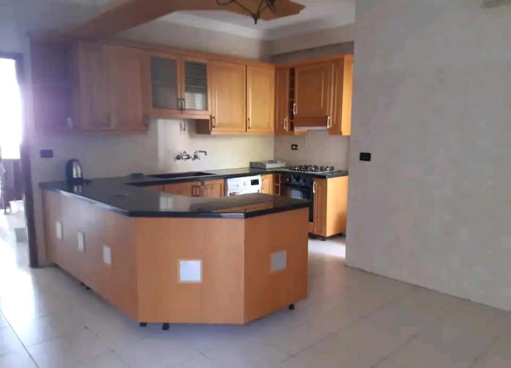 Stunning 4-bed Apartment in Ain Saadeh view 5