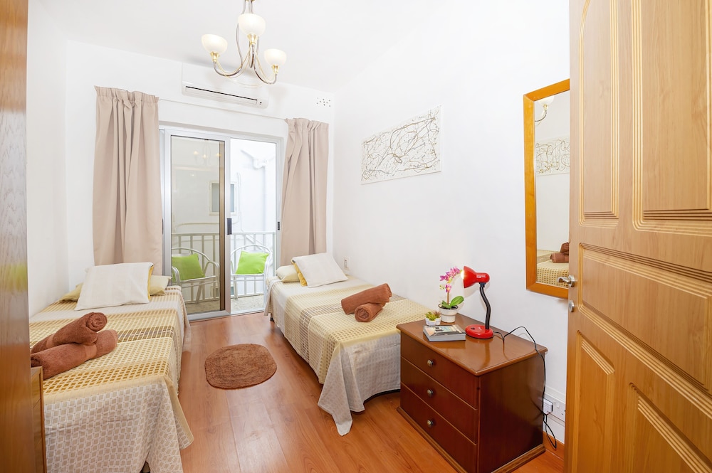 Spinola Bay Apartment by Getaways Malta photo 3