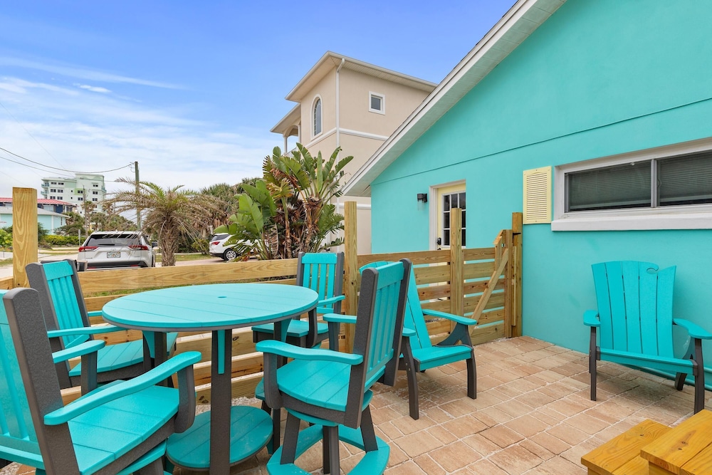 Aqua Beach Bungalow