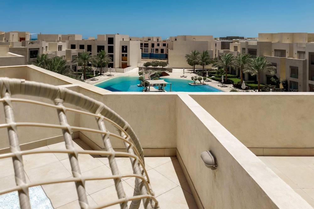 Xuru Stays I Modish & Magnific 2bdr @ Mangroovy Pool & Beach Access