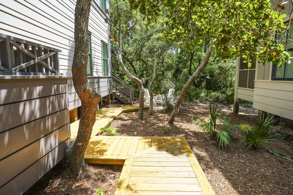 Magnolia Cottages by the Sea by Panhandle Getaways