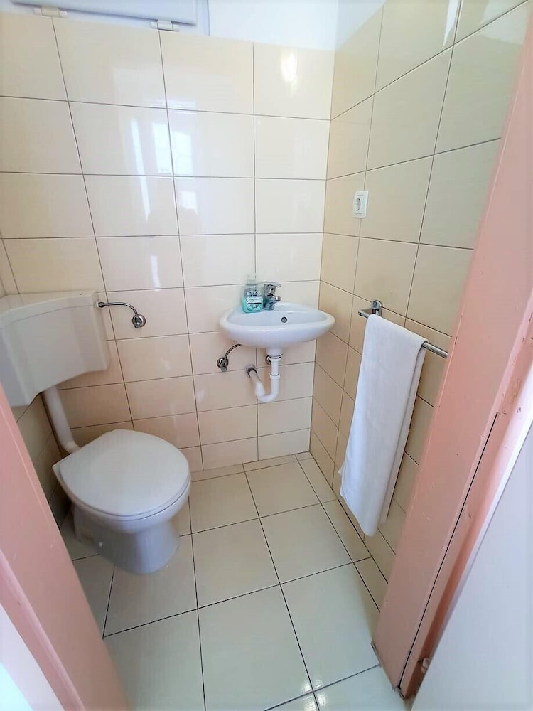Cute apartment in stone house near sea
