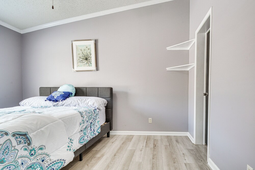 8 Mi to Jordan Lake: Spacious New Hill Home