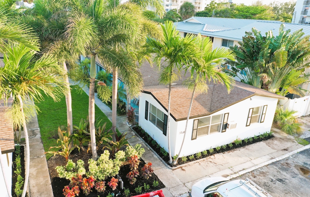 POMPANO BEACH DELIGHT RETREAT 5' BEACH