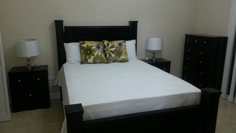 New Kingston Guest Apt at Sonoma Estate