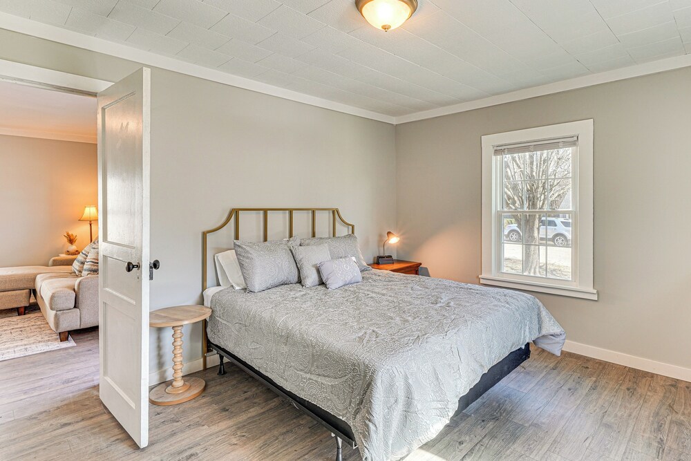 Close to Shops, Eats & Hospital: Roxboro Retreat