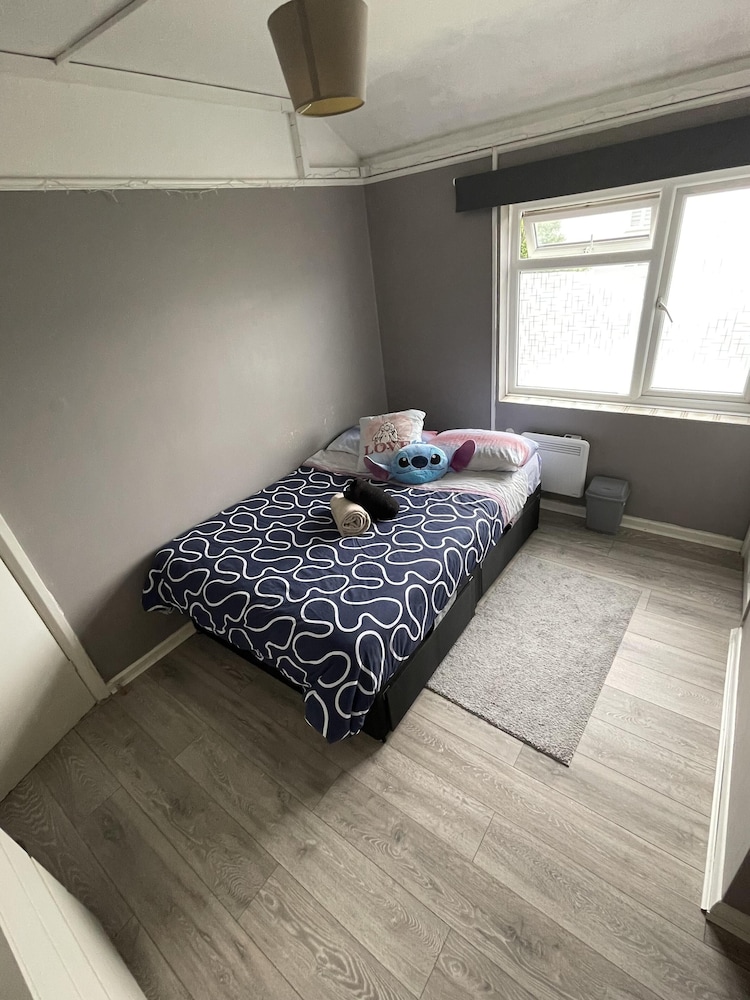 Exclusive Apartment Near the Tube