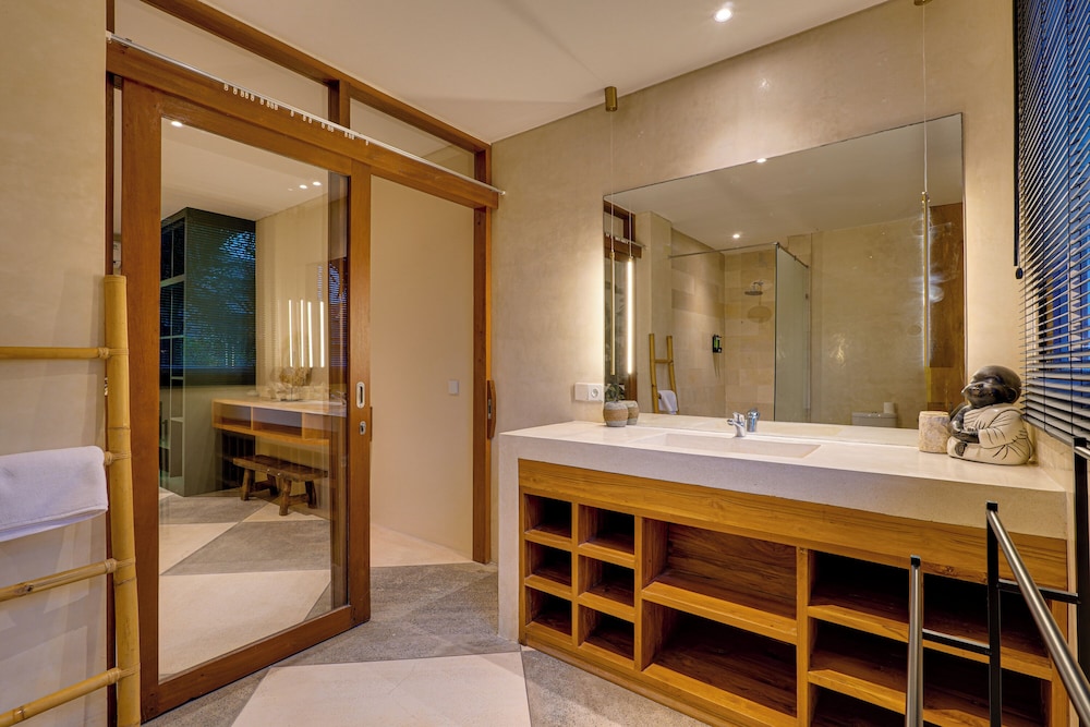 Stylish Canggu Apartment near Berawa Beach