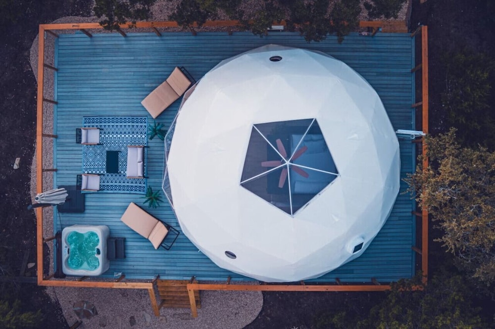 Harmonia Dome with KingBed and HotTub
