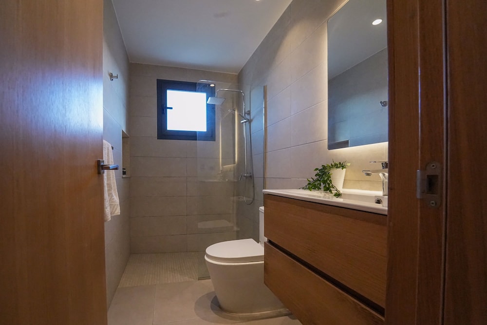Fantastic new Golf View Apartment