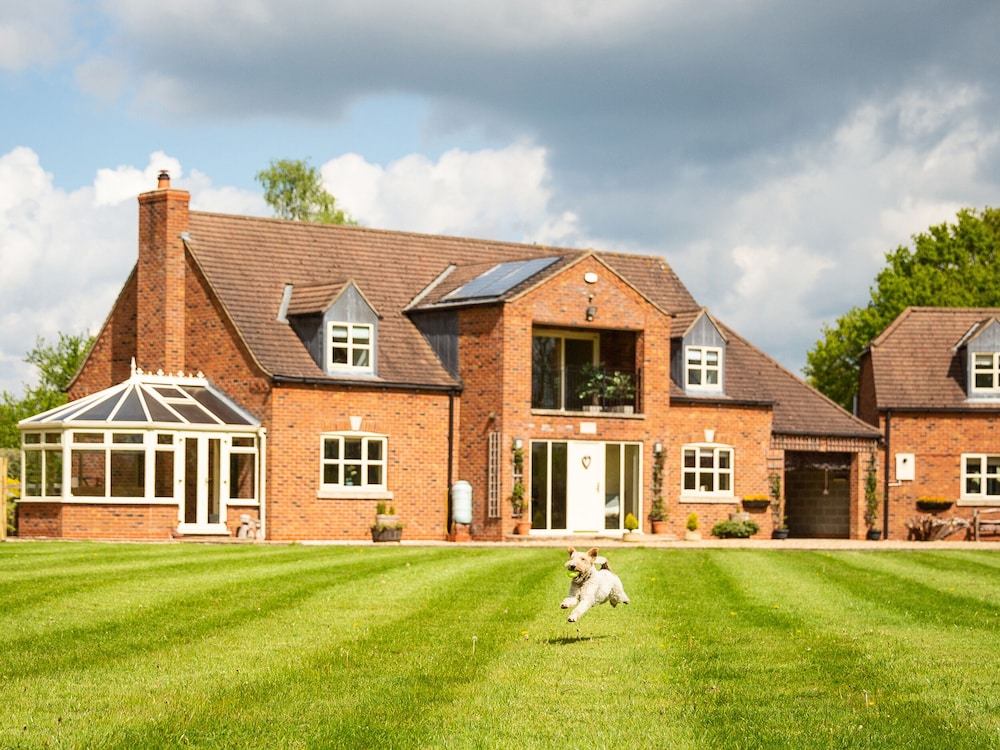 Broadleaf Lodge