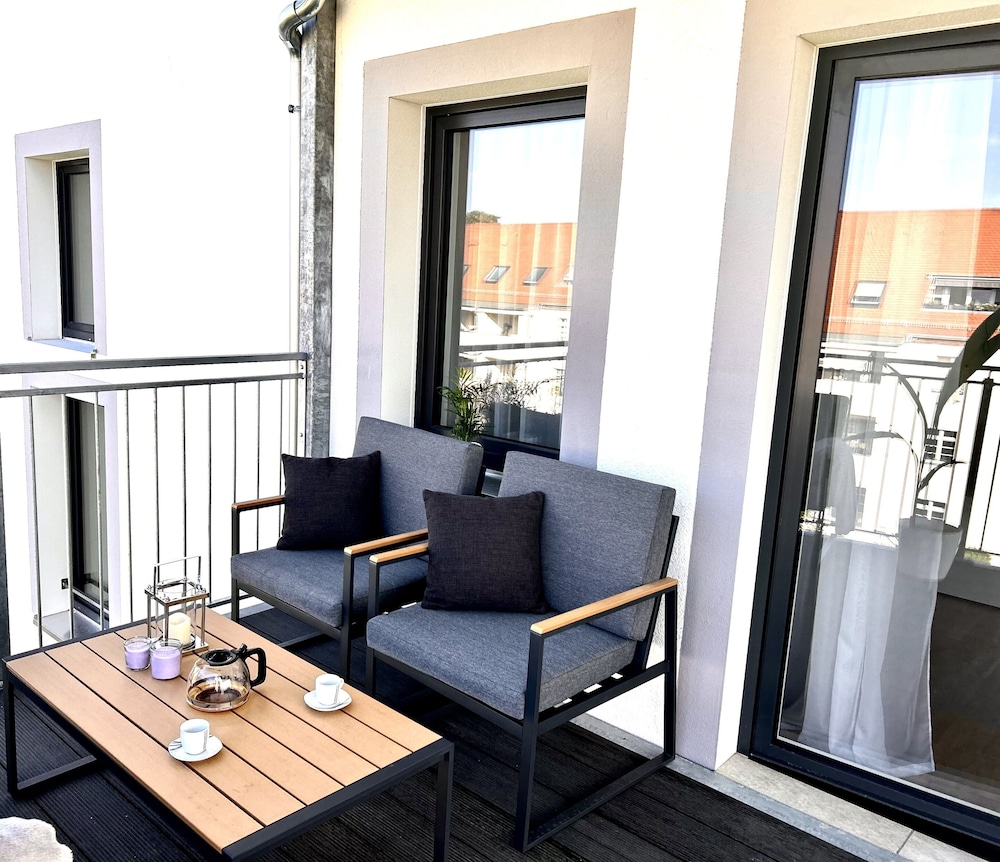 Leon Apartments