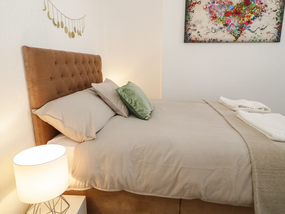 Llewelyn Apartment