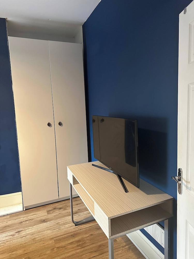 Bright Open-plan Apartment in Welling, South East London