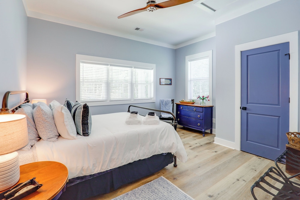 Newly Built Home w/ Panoramic Views in Jefferson!