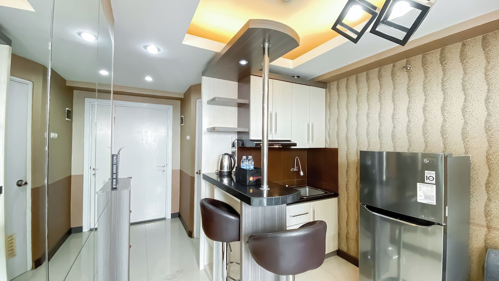 Best Price And Relaxing 1Br At Green Pramuka City Apartment
