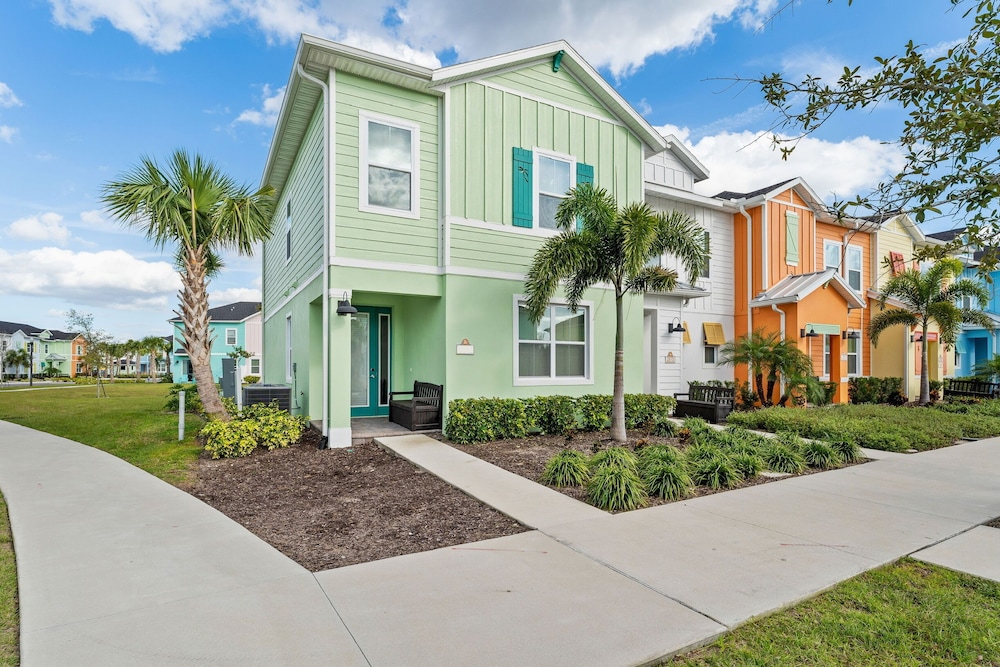 Sunny Breeze At Margaritaville - Image 1