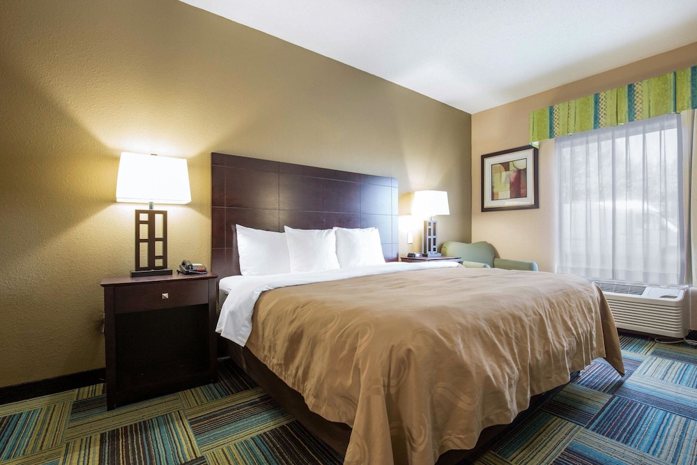 St Louis Vacations - Quality Inn  Suites Arnold - St Louis - Property Image 6