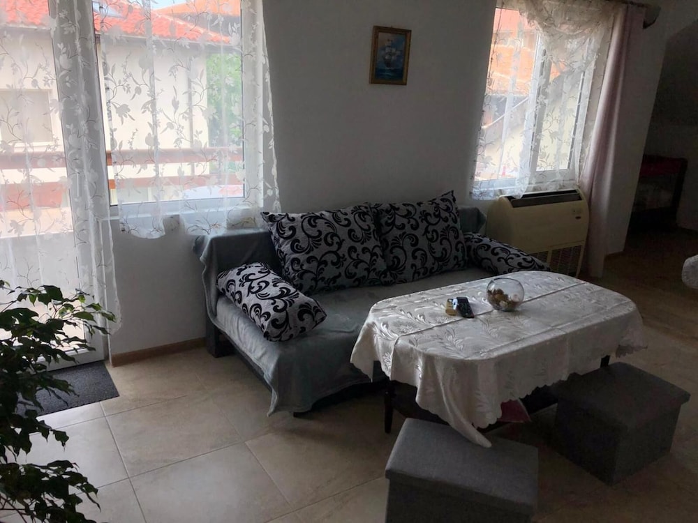 Guest House Liliya