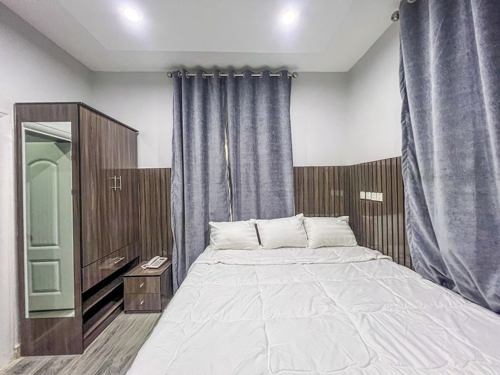 Bott Apartment
