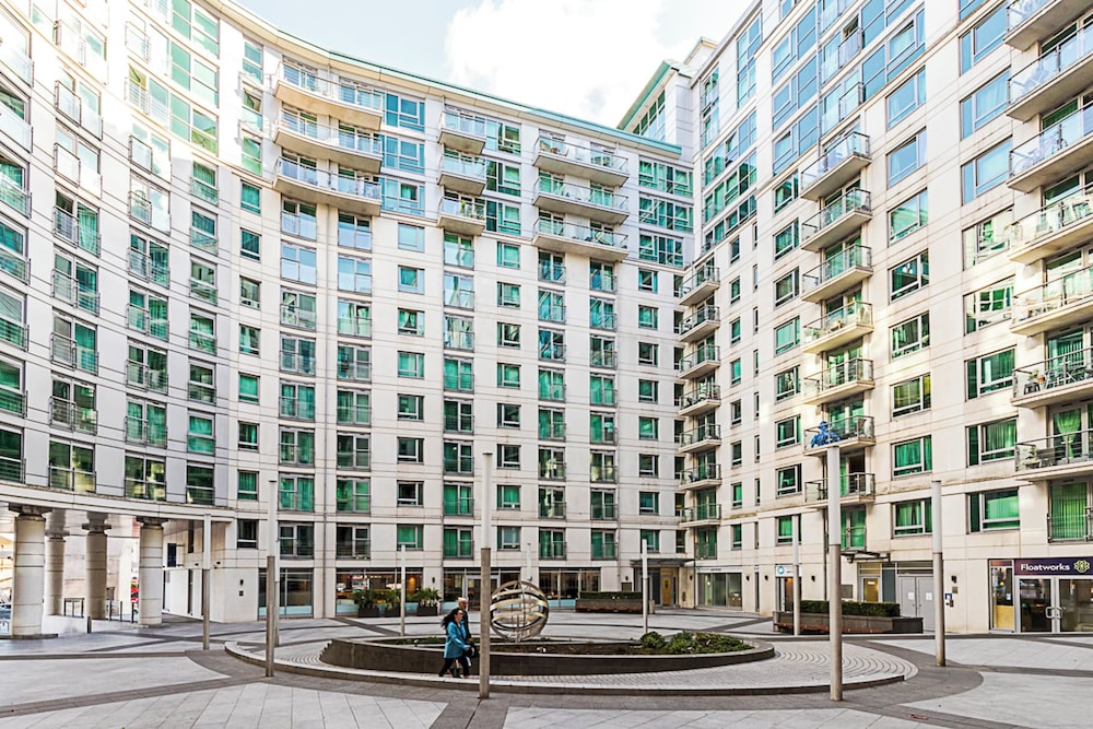 Modern and Minimalist Flat in Vauxhall