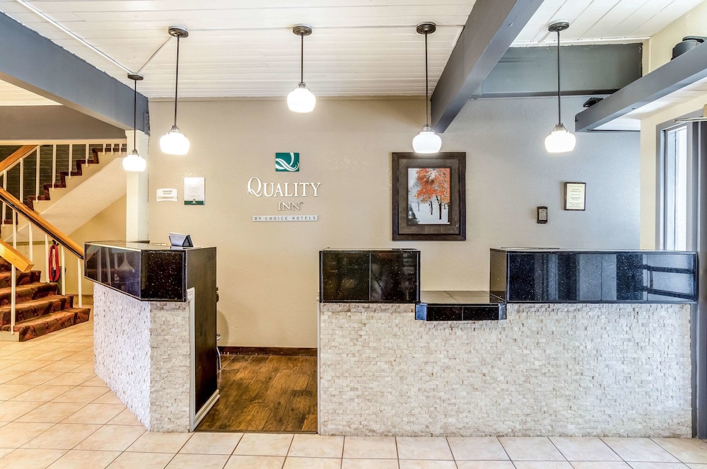 Buffalo Vacations - Quality Inn - Property Image 3