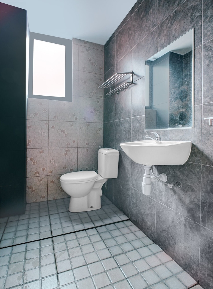Collection O 94637 Teratai Residence