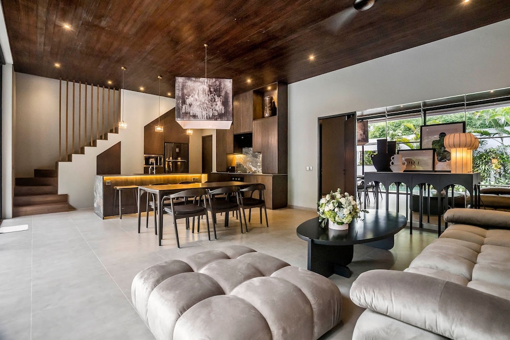 Umayam Luxury Townhouse 7 by Alfred in Bali - New Modern Luxury 3BR w Pool Near Pererenan Beach