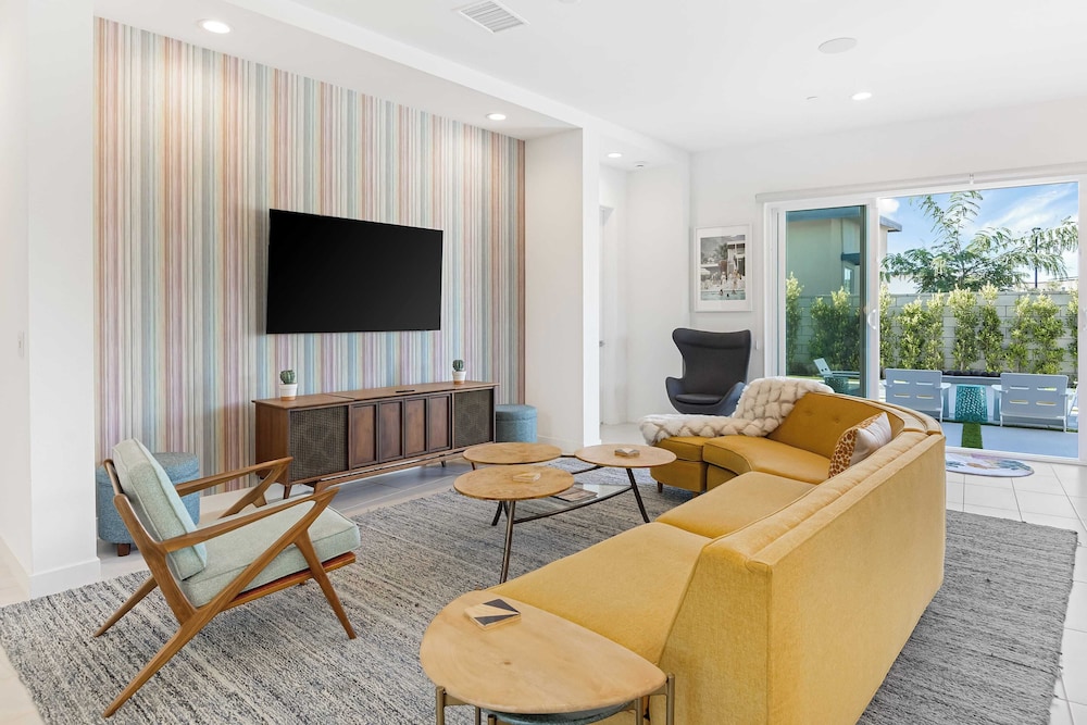 Lumen at Tahquitz: New Build With Pool, Fire Pit & Designer Interiors
