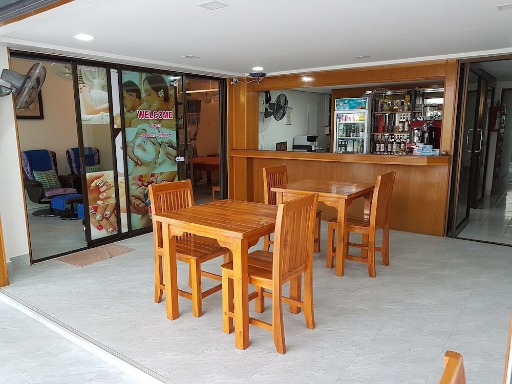 Food & Beverage