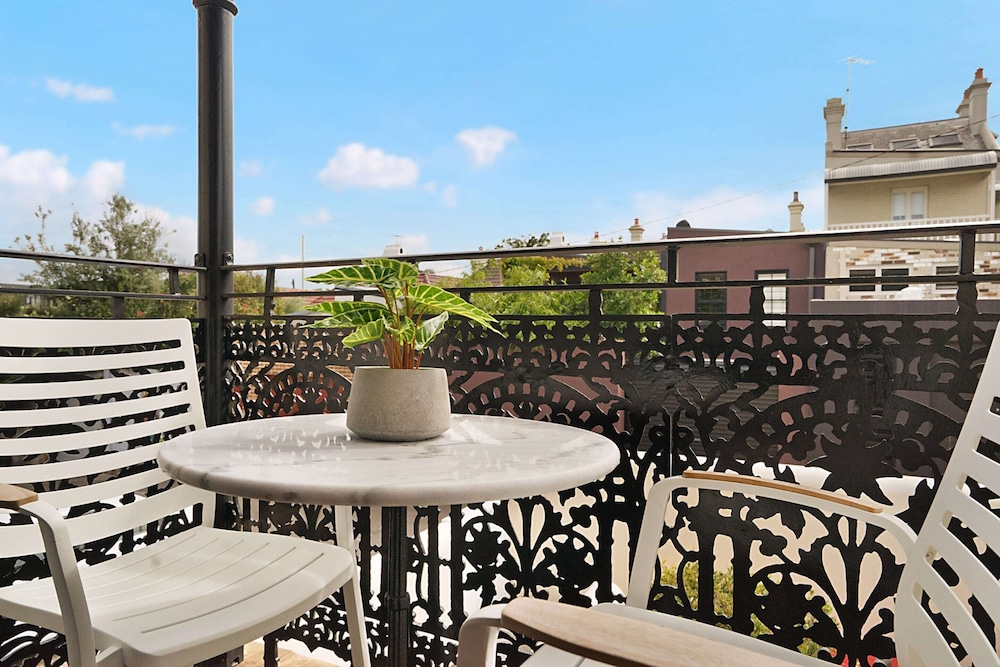 Cozy Studio With Balcony in Unbeatable Location
