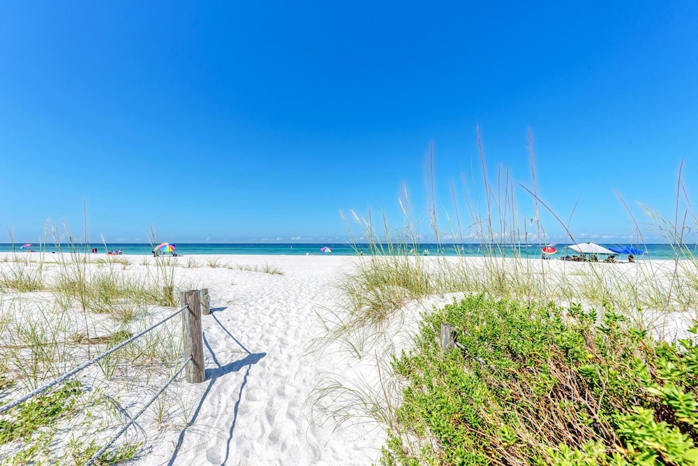 Anna Maria Island Beach Sands 202-private Beach Access-heated Pool