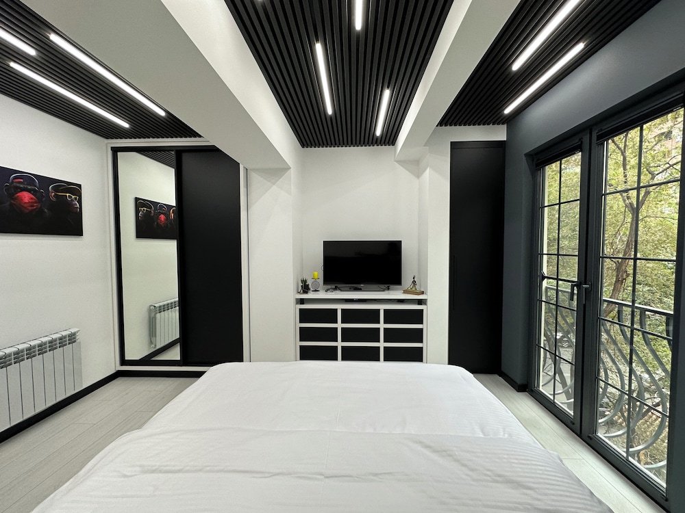 Apartment by Luxe Group MA777