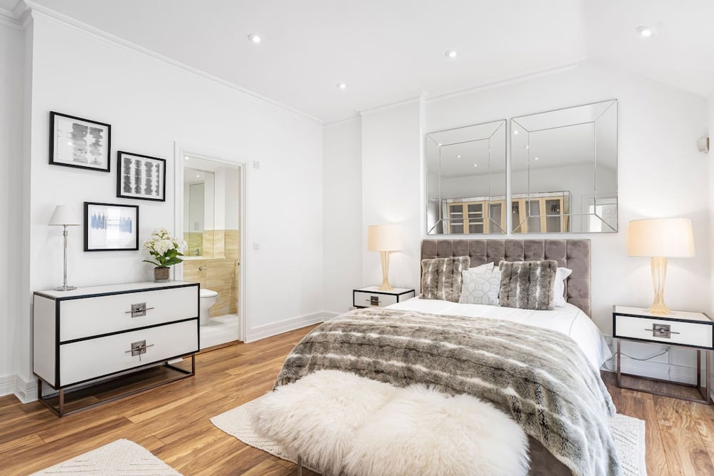 4-bed House Next To Harrods Pont Street Mews