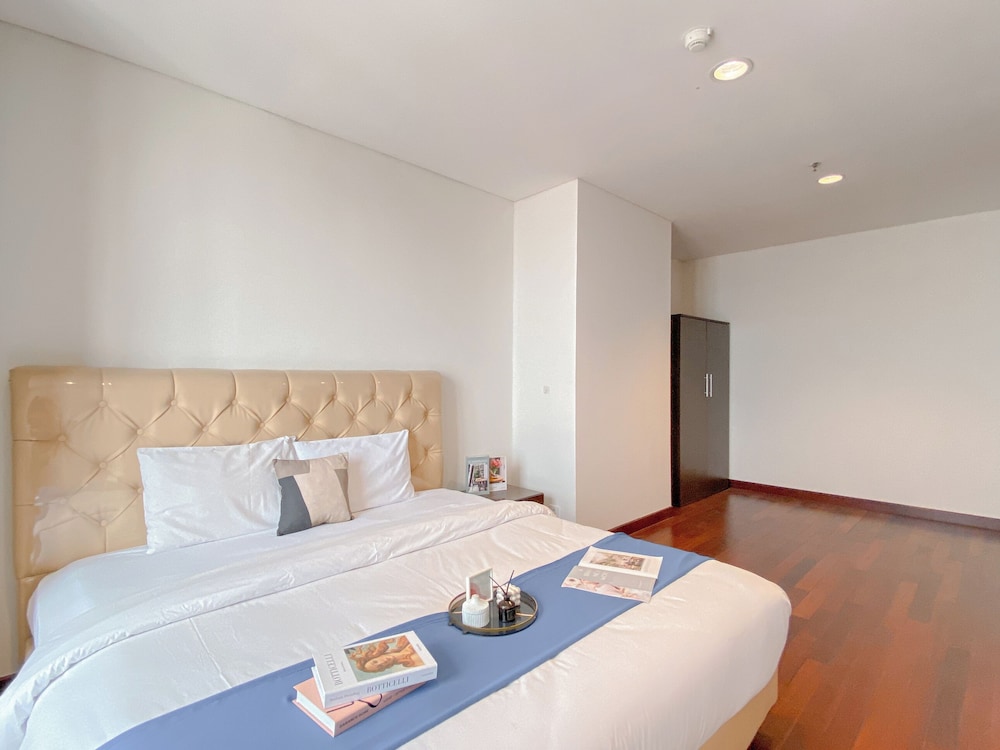 Big and Cozy 3BR Apartment Lucky Tower Residence