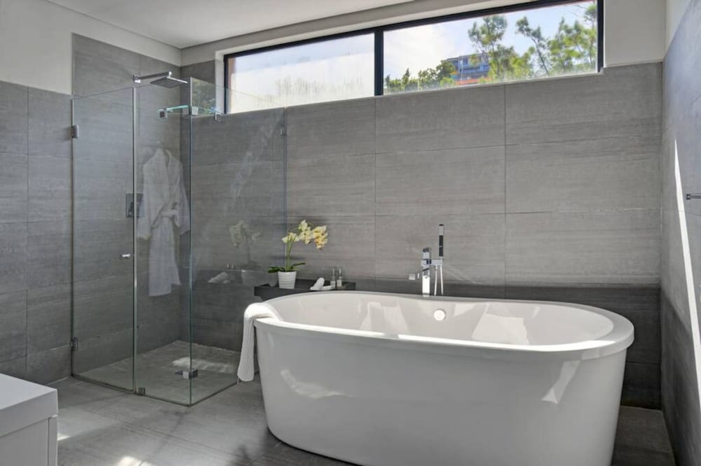 Penthouse Apt Historic Charm Incredible Views