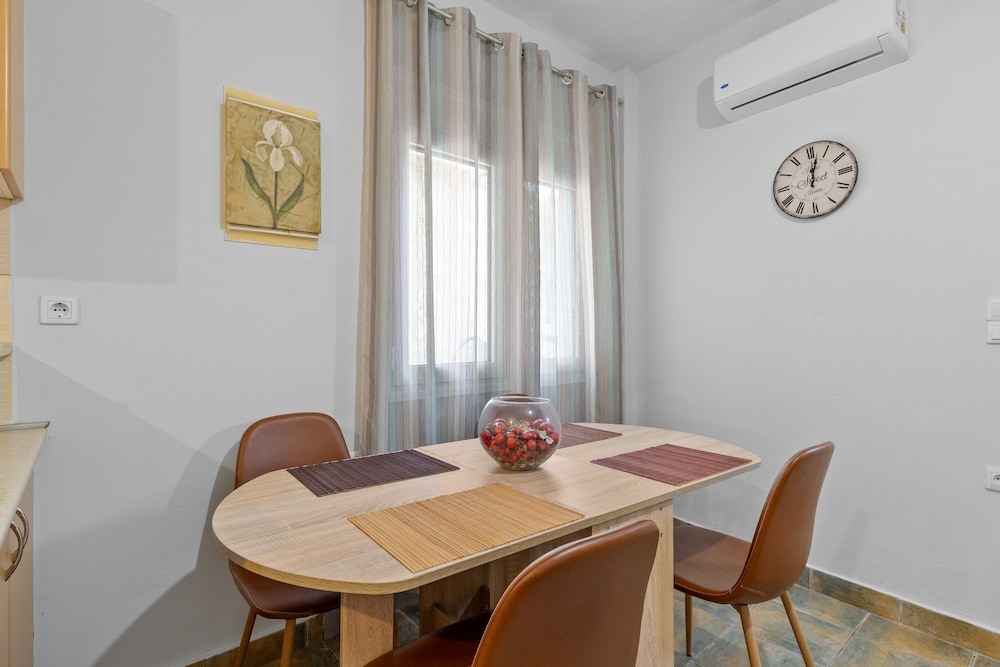 Litsa s Maisonette Near Sea - City Center