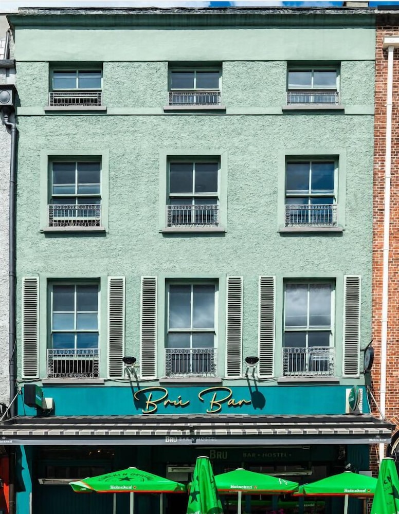 Brú Bar & Hostel