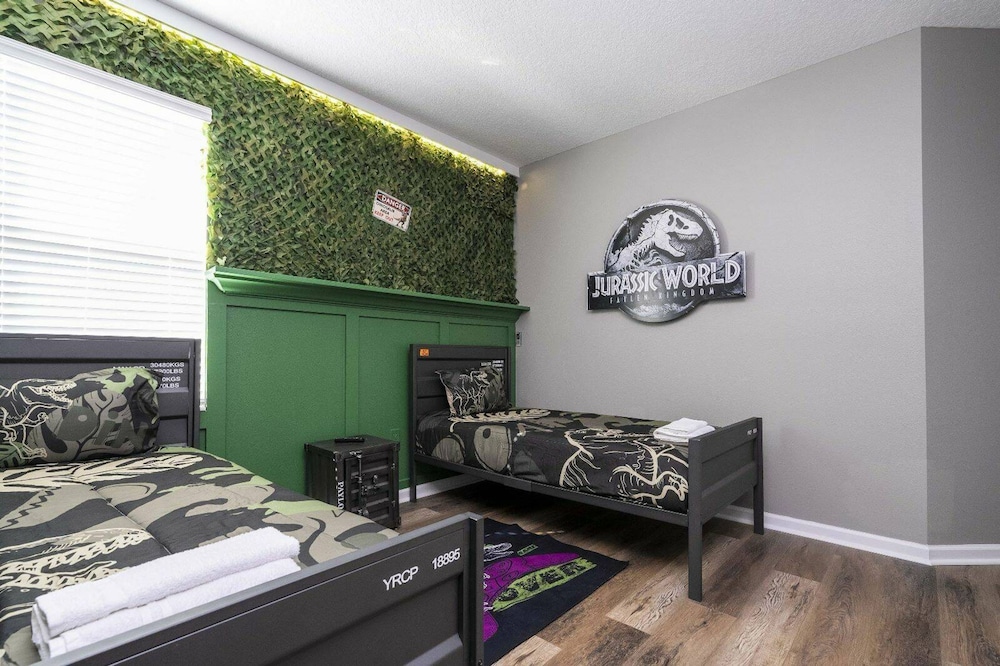 Solterra 12bd 11 5bat Sleeps24 Disney Pool Spa