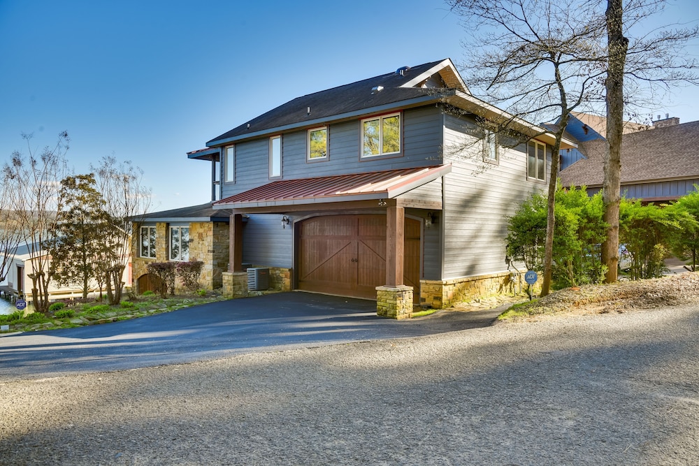 Luxurious Lakefront Paradise in Scottsboro w/ Dock view 4