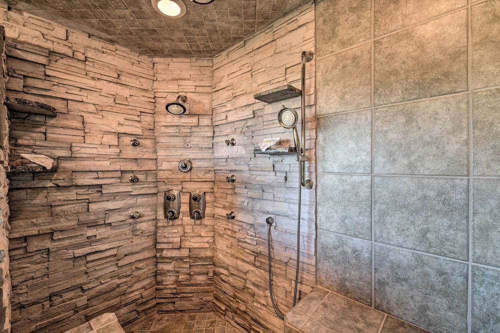 Falcon Rest: A Deluxe Angel Fire Mountain Retreat!